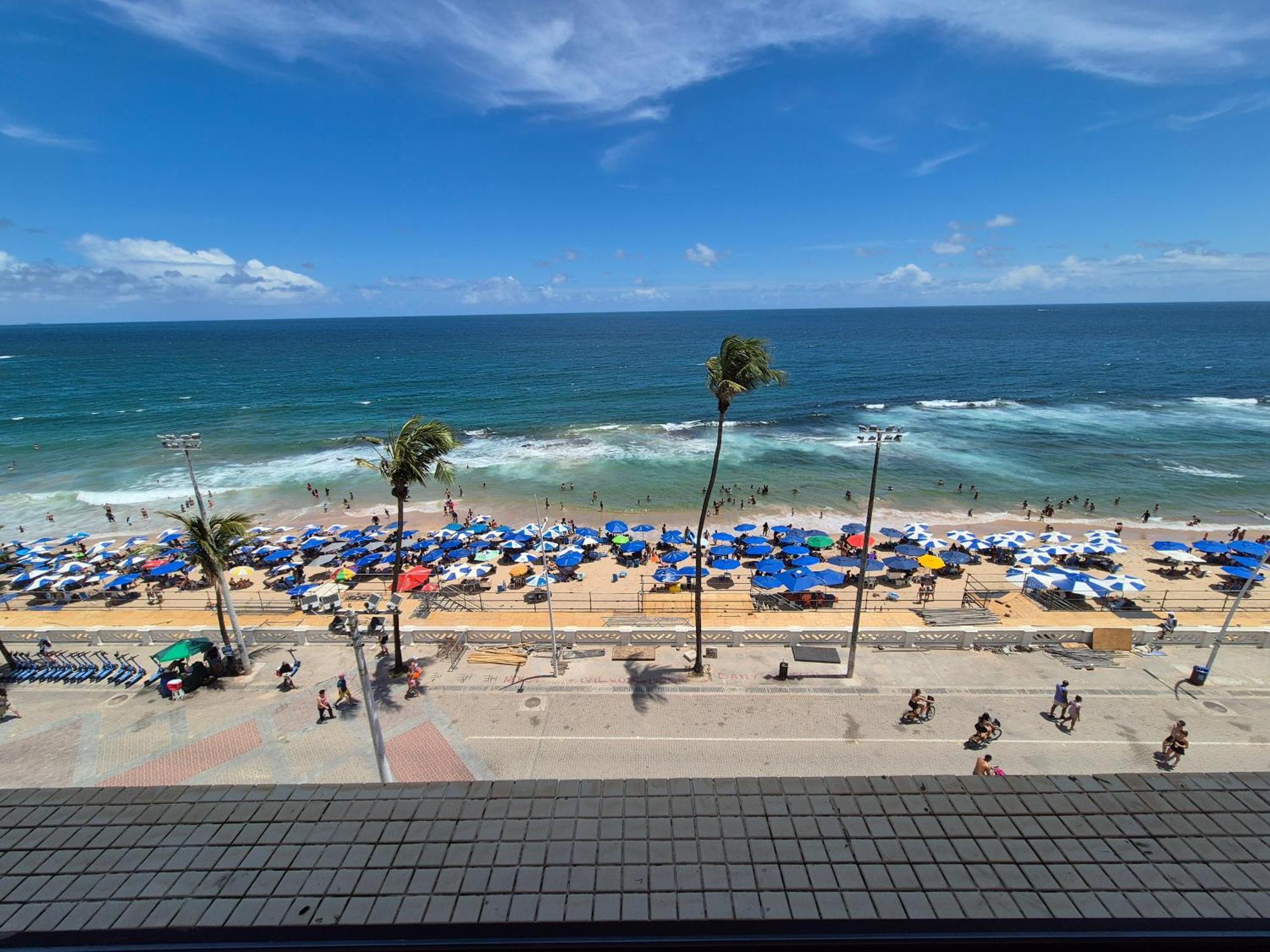 Farol Barra Flat Aparthotel Salvador Exterior photo